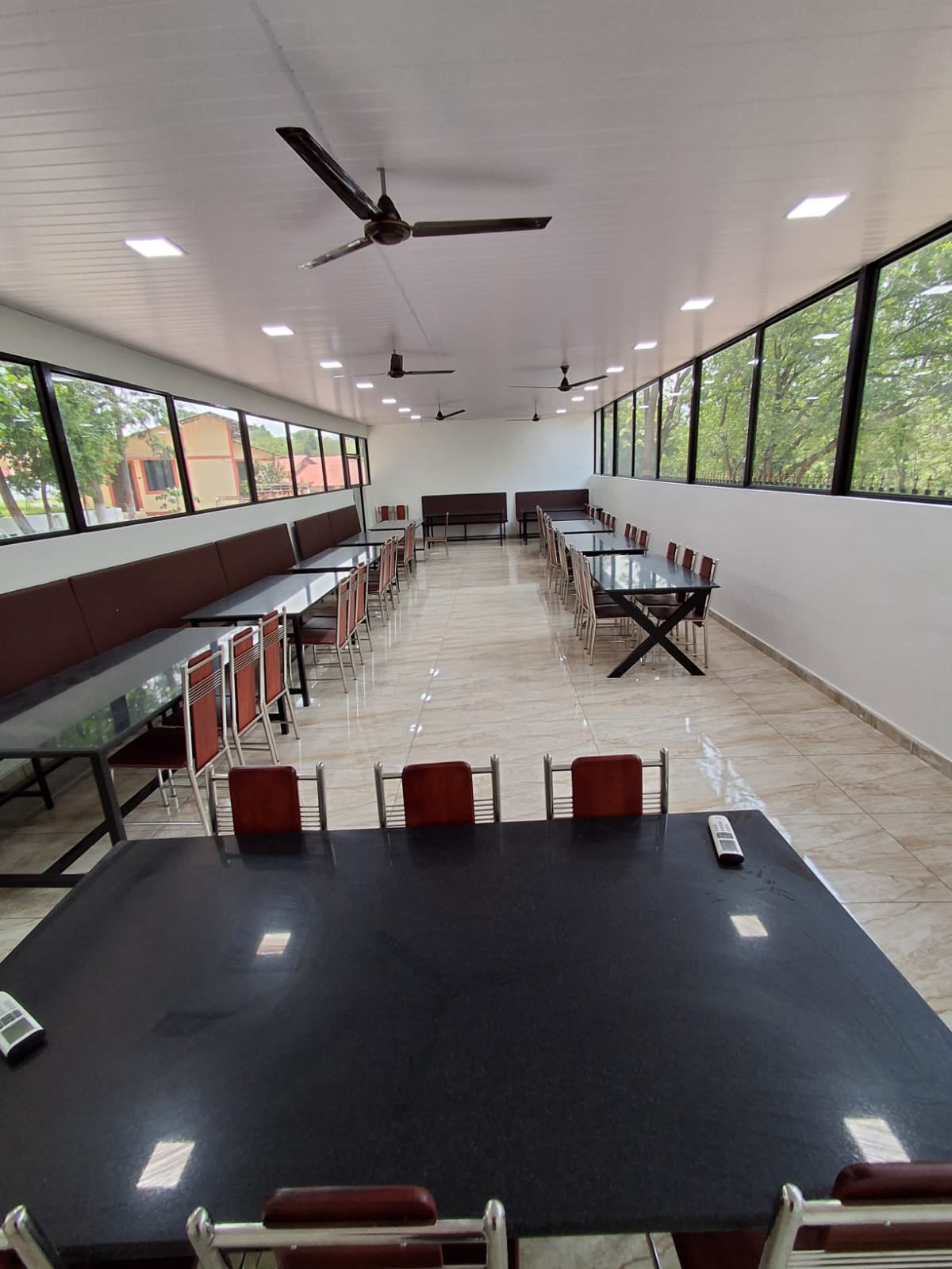 corniche inn restaurant and bar